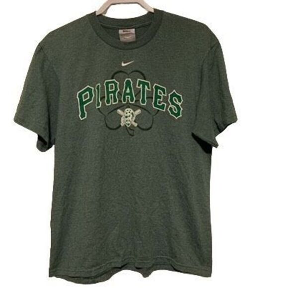 Pittsburgh Pirates St. Patrick’s Day Size Medium Nike T-Shirt - Picture 1 of 7